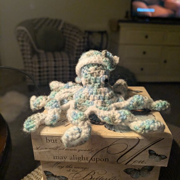 Mini octopus - Picture 2 of 4